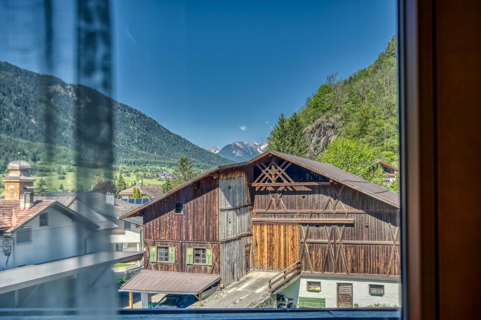 Hotel Jaegerhof Oetz Kamer foto