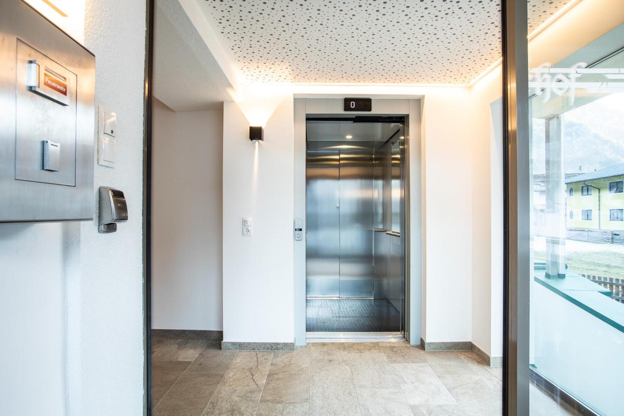 Hotel Jaegerhof Oetz Buitenkant foto