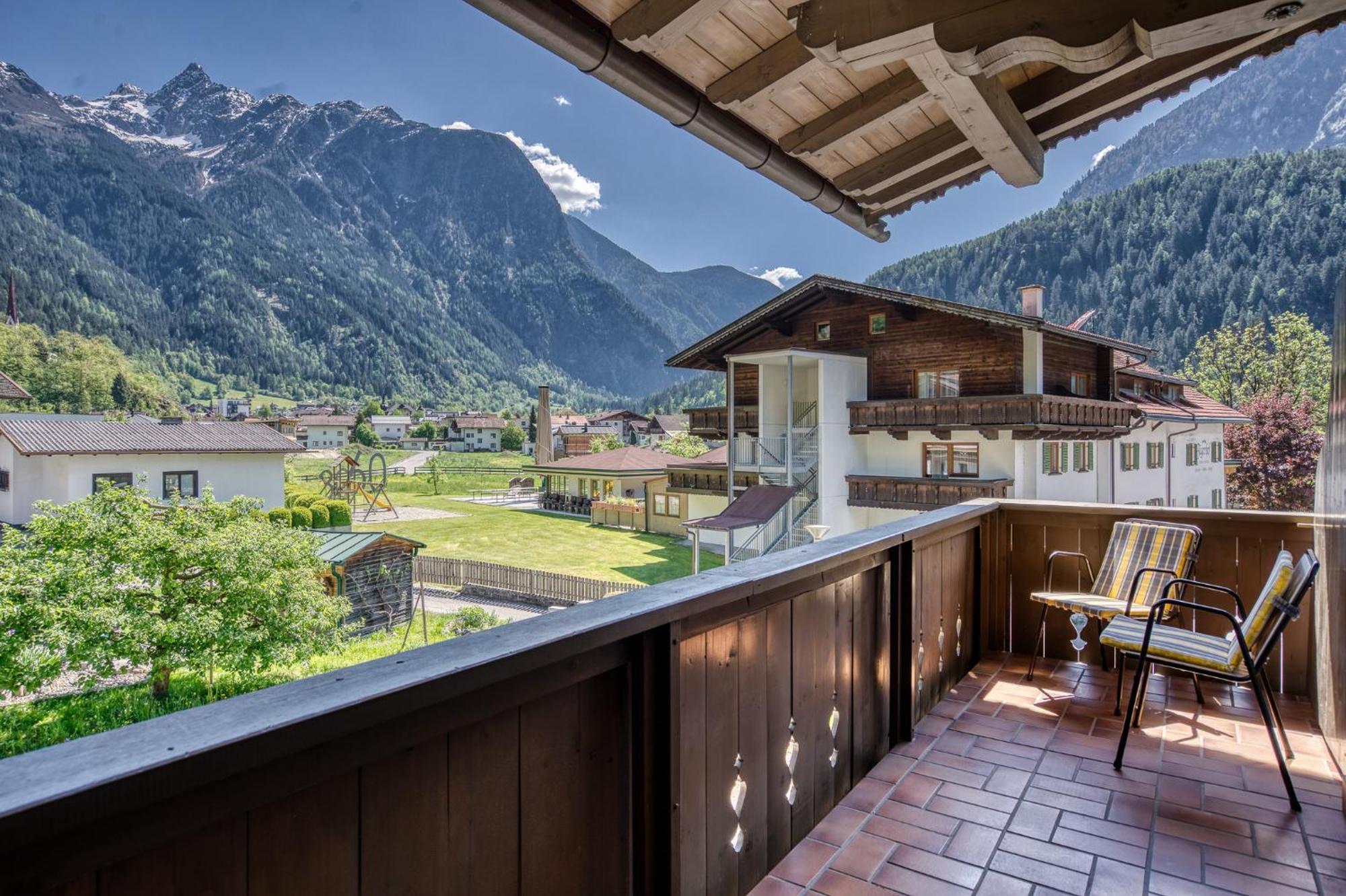 Hotel Jaegerhof Oetz Buitenkant foto