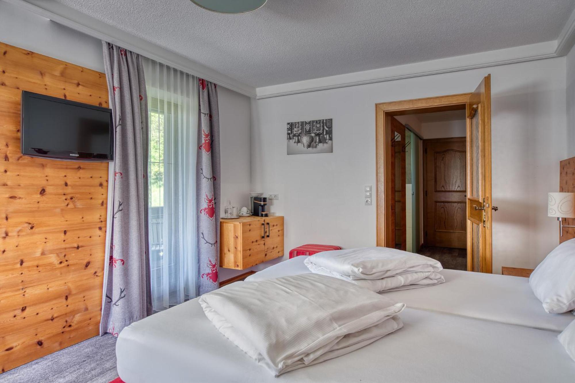 Hotel Jaegerhof Oetz Kamer foto