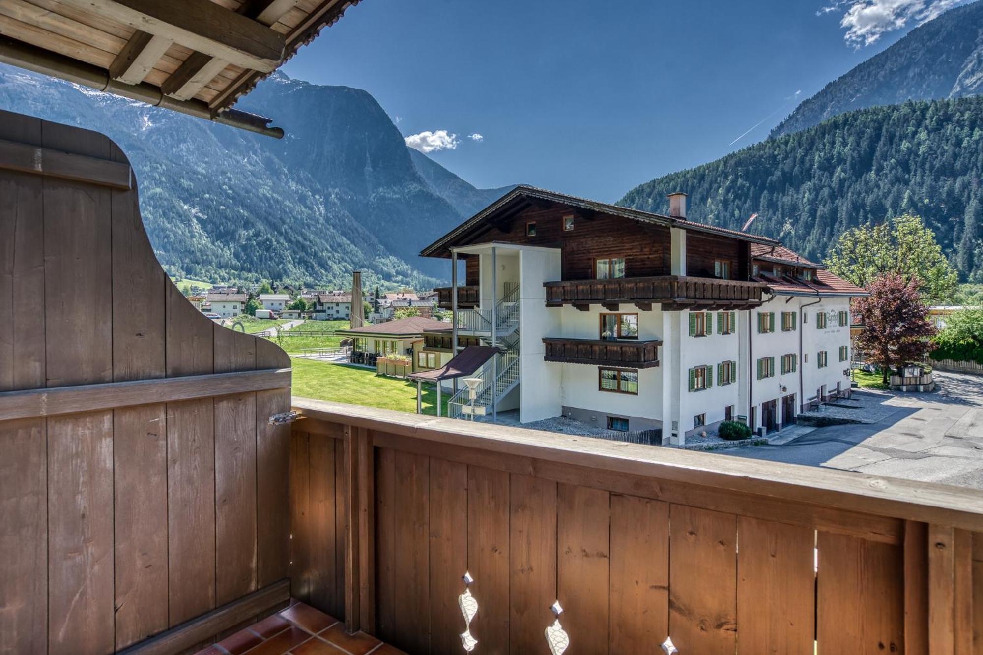 Hotel Jaegerhof Oetz Kamer foto